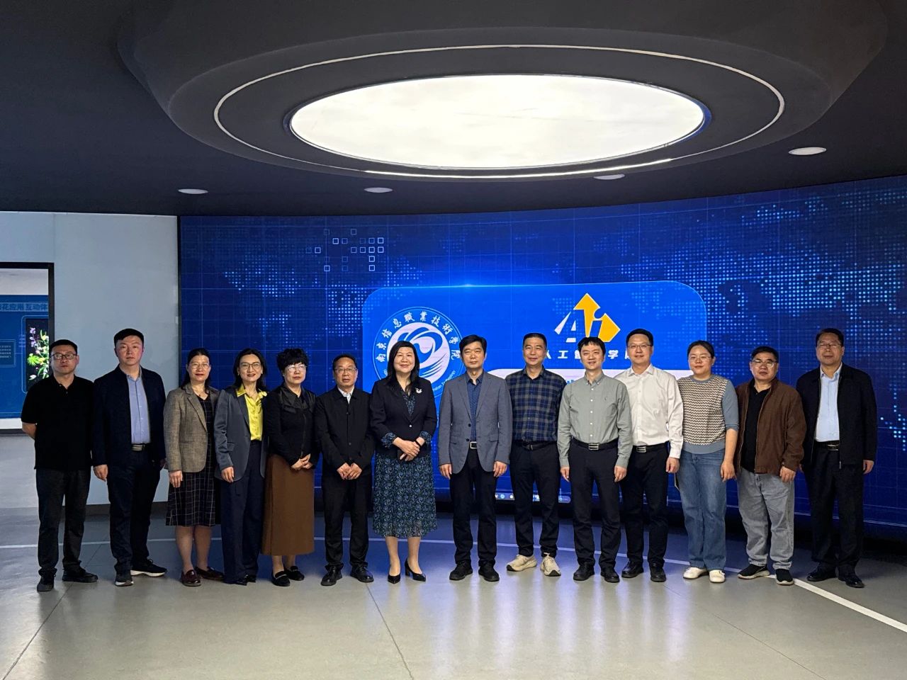 訪企拓崗進(jìn)行時(shí) | 書記校長(zhǎng)聯(lián)袂赴寧，深化校際合作，對(duì)接信息產(chǎn)業(yè)前沿